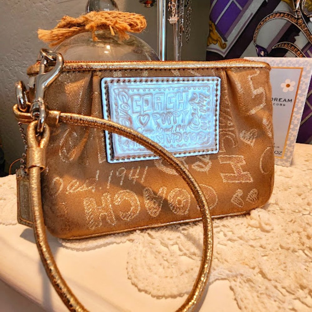 Coach Poppy Wristlet